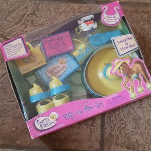 Sassy Stables Filly on the Go NIB